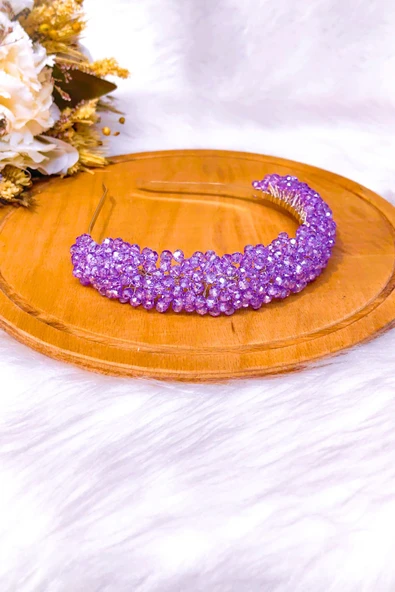 SimgeAksesuar Tamamen El Yapımı Lila Renkli Kristal Taşlı Şık Ve Zarif Nişan Ve Kına Tacı , Saç Aksesuarı ürün görseli 1