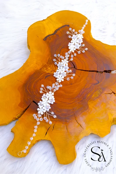 SimgeAksesuar Tamamen El Yapımı Kristal Taşlı Şık Ve Zarif Düğün Ve Nişan Gelin Tacı Ve Saç Aksesuarı ürün görseli 1