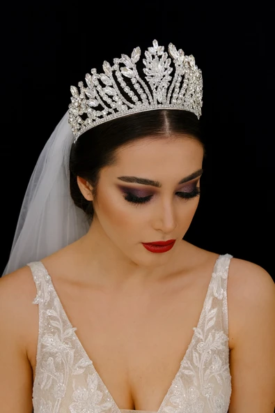 SimgeAksesuar Kristal taşlı şık ve zarif gelin tacı - Resim 3