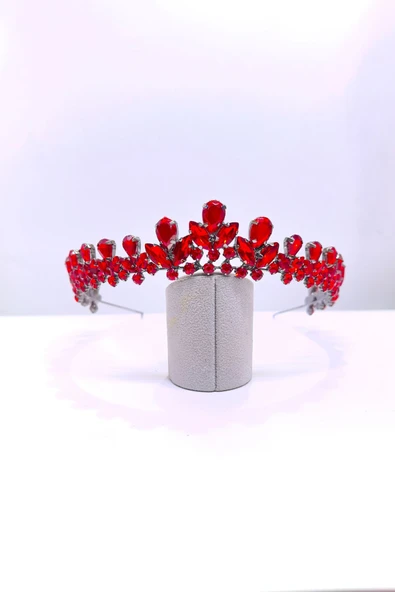 SimgeAksesuar Kırmızı kristal taşlı şık ve zarif Nişan ve Bindallı Tacı ürün görseli 1