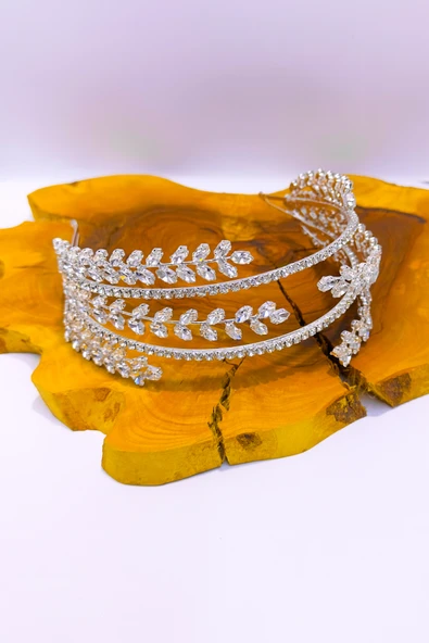 SimgeAksesuar Kristal Taşlı Şık Ve Zarif Gelin Tacı ürün görseli 1