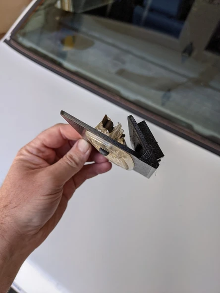 BMW E30 Tavan Lambası Montaj Braketi - 5030295 - Resim 3