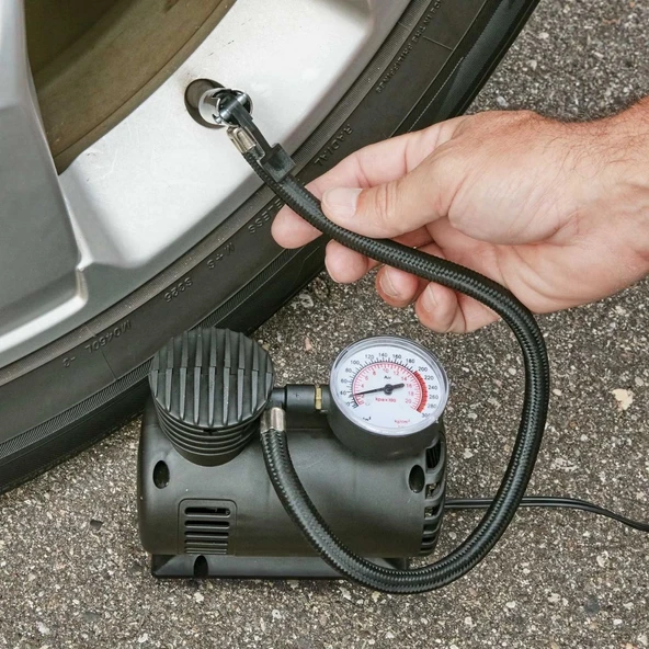 BUFFER® 300 PSI Güçlü Taşınabilir Hava Kompresörü–Araba, Motosiklet, Bisiklet ve Top Şişirme İçin Elektrikli Fişli Çakmaklıklı Lastik Şişirme Pompası - Resim 2