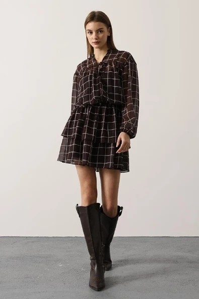 Kat Kat Ekose Bağcıklı Yaka Şifon Mini Elbise - Resim 4