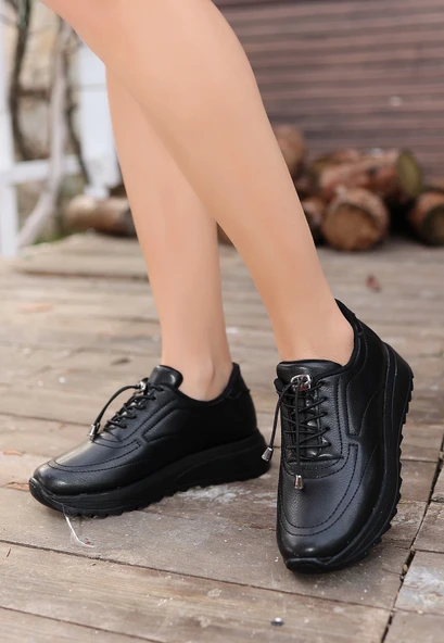 Romy Siyah Cilt Bağcıklı Spor Ayakkabı ürün görseli 1