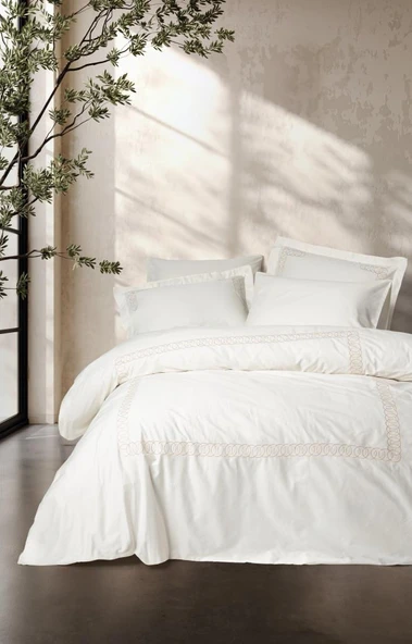 Nakışlı Çift Kişilik Saten Nev Takımı Riley Ekru ürün görseli 1