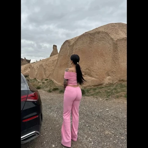 Madonna yaka bol paça pantolonlu takım - Resim 6