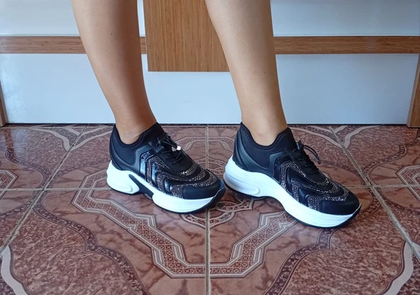 Kadın Yüksek Taban Rahat Şık Günlük Spor Ayakkabı Siyah Renk - Resim 2