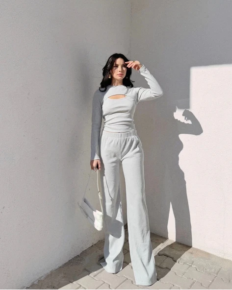 Pencereli detaylı alt üst takım gri ürün görseli 1