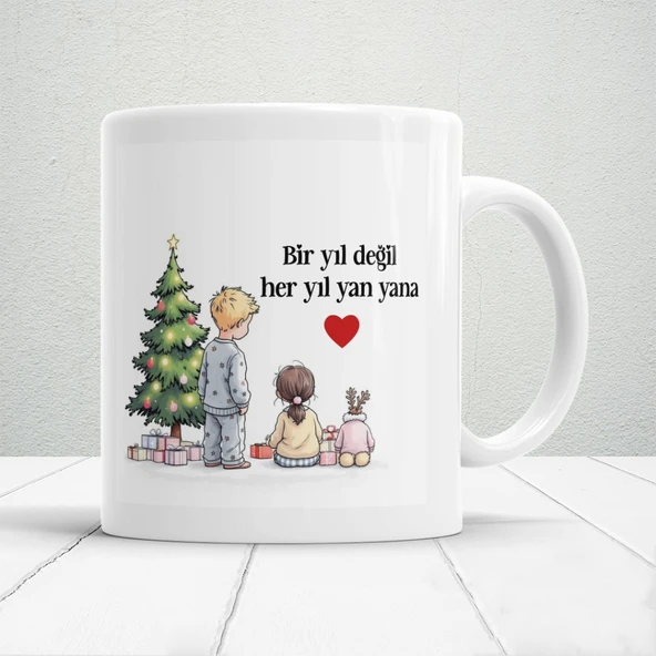 Yılbaşı Gecesinin Büyüsünü Yansıtan, Koleksiyonluk Şık ve Zarif Hediyelik Yılbaşı Kupa ürün görseli 1