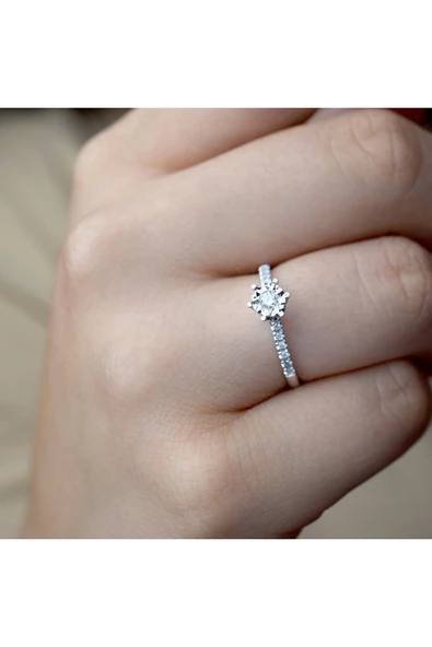 0.15 Ct. Tektaş Pırlanta Yüzük 6 Tırnaklı - 2