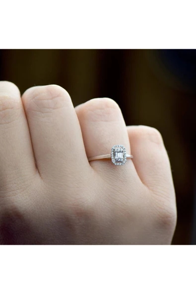 Modern Tasarım 0.15 Ct Baget Kare Tektaş Yüzük - 2