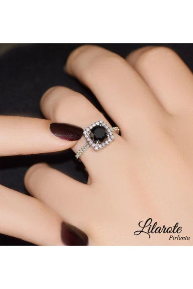 Siyah Pırlantalı Kare Tektaş Yüzük ürün görseli 1