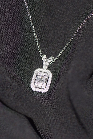 Modern Tasarım 0.20 Ct Baget Kare Tektaş Kolye - Resim 3