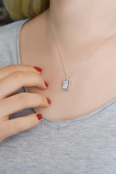 Modern Tasarım 0.55 Ct Baget Kare Tektaş Kolye - Resim 4