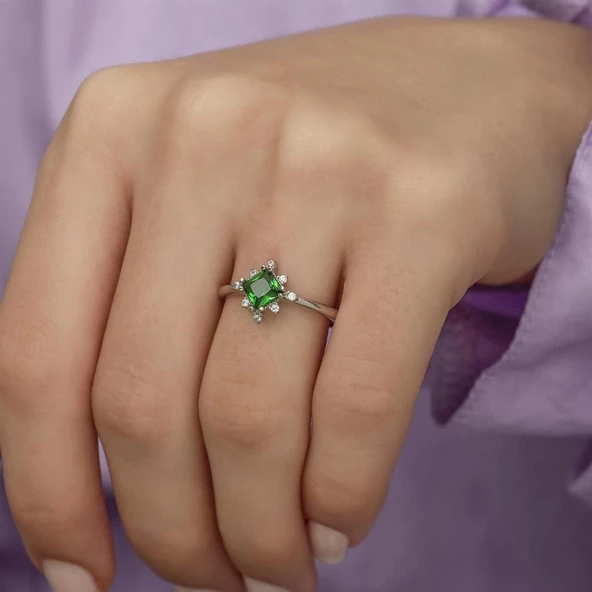 Kare Zümrüt Taşlı Gümüş Bayan Yüzük - Resim 10