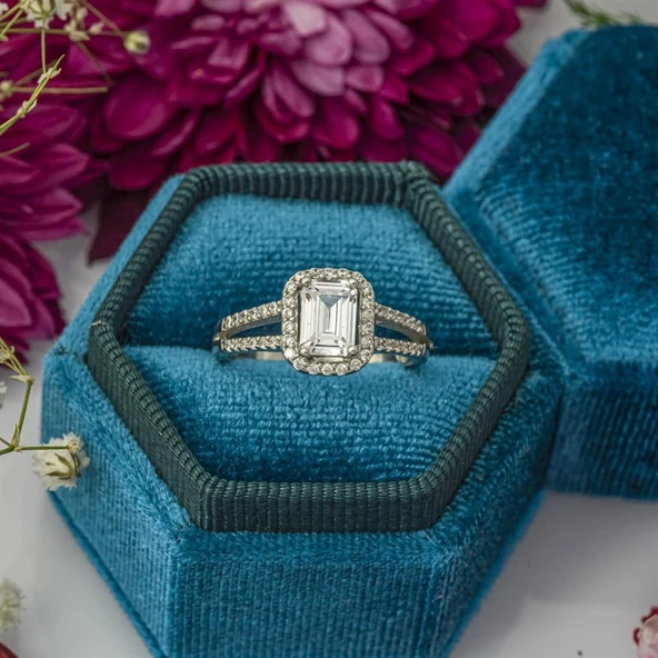 Baget Zirkon Taşlı Tektaş Gümüş Bayan Yüzük ürün görseli 1