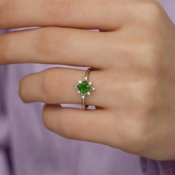 Kare Zümrüt Taşlı Gümüş Bayan Yüzük - Resim 5