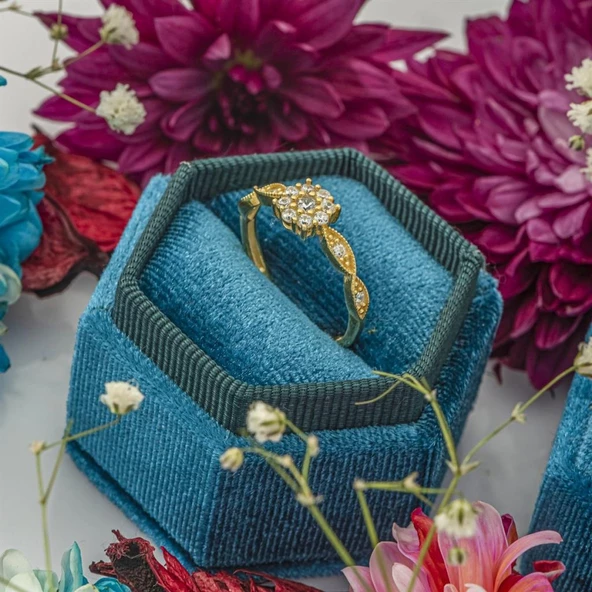 Altın Kaplama Zirkon Taşlı Papatya Model Gümüş Bayan Yüzük ürün görseli 1