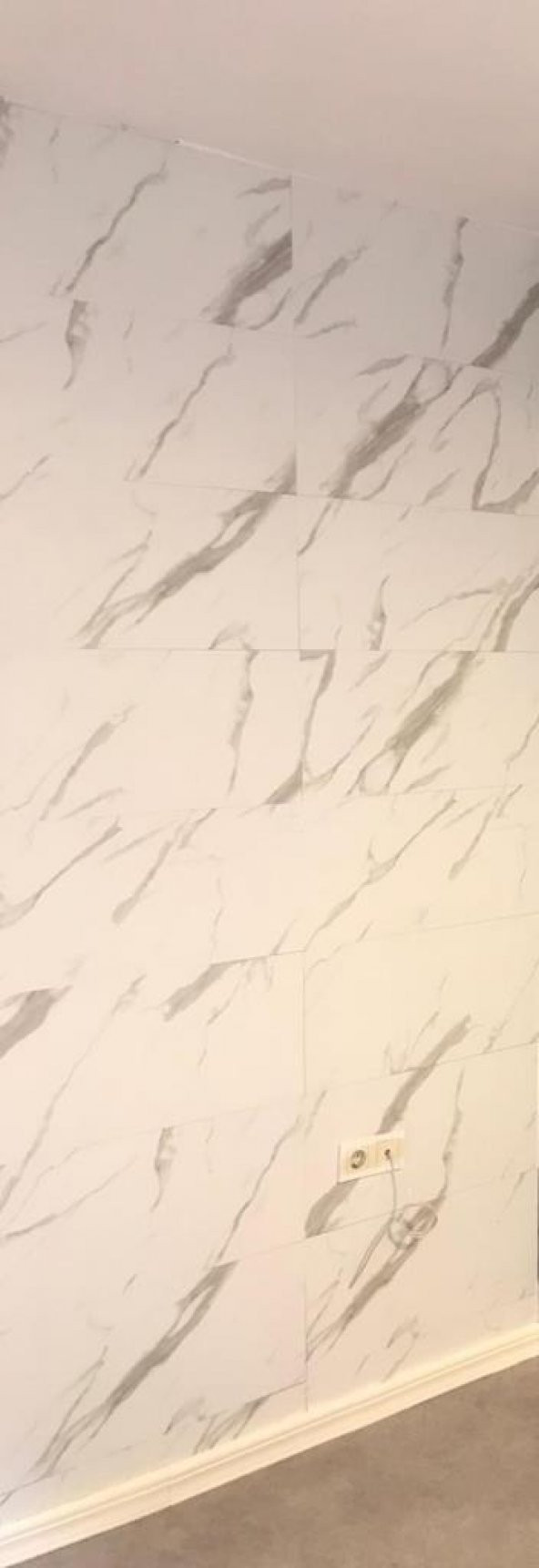 Renkli Duvarlar 60-30 Cm Beyaz Mermer Desen Yapışkanlı Yer Duvar Döşemesi NWYP10 - 4