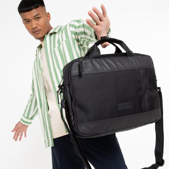 Eastpak Acton CNNCT Coat Omuz Notebook Laptop Çantası EK42F80W - 2