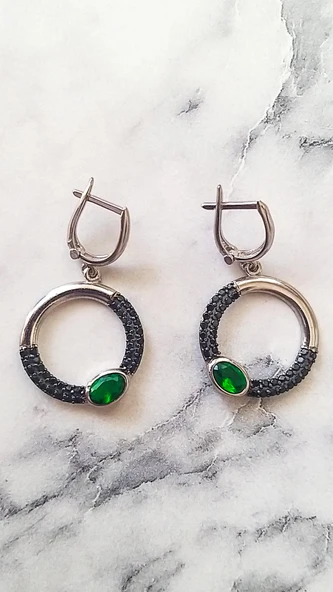 925 Ayar Gümüş Zümrüt & Oniks Taşlı Küpe ürün görseli 1