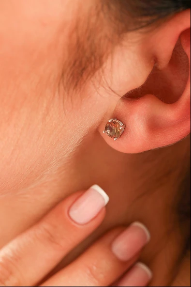 925 Ayar Gümüş Yuvarlak Zultanit Taşlı Küpe ürün görseli 1