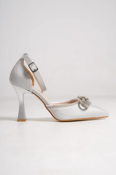 Gri Saten Gümüş Fiyonk Taşlı Stiletto Kadeh Topuklu Ayakkabı - Darley - Resim 2
