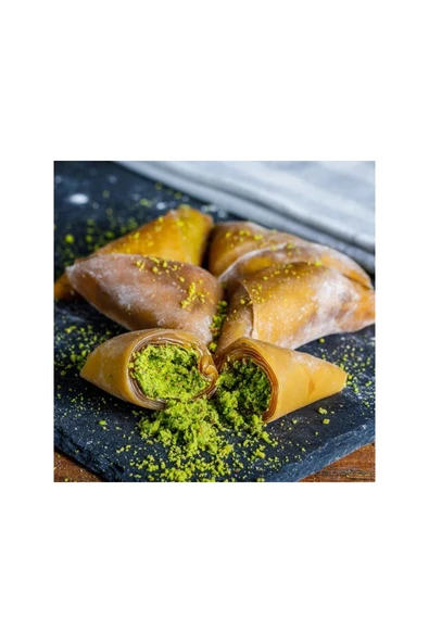 Darende Kayısı Dünyası Antep Fıstıklı Maraş Muskası 500 Gram