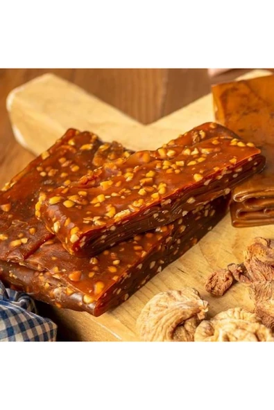 Darende Kayısı Dünyası Fıstıklı Çarşaf Pestil (Yumuşak) 500 Gram