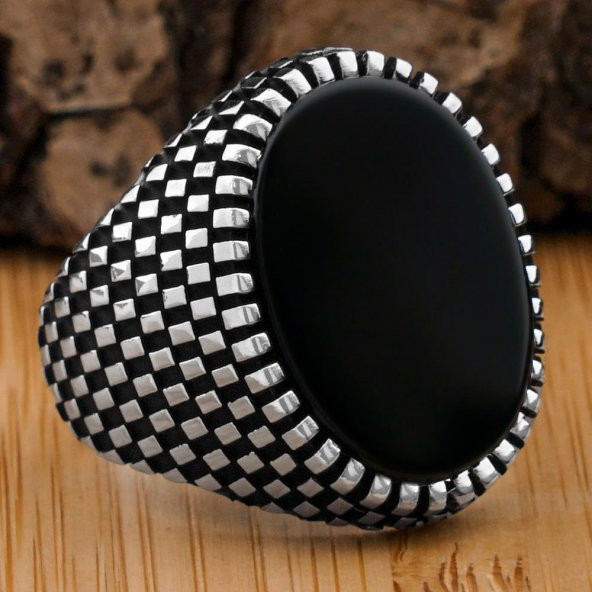 Siyah Oniks Taşlı Desenli 925 Ayar Gümüş Yüzük ürün görseli