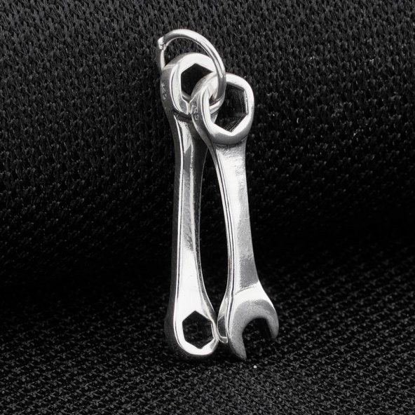 Tamir Anahtarı Tasarımlı 925 Ayar Gümüş Kolye Ucu ürün görseli