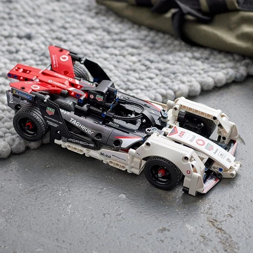 LEGO Technic 42137 Formula E Porsche 99x Electric - 9