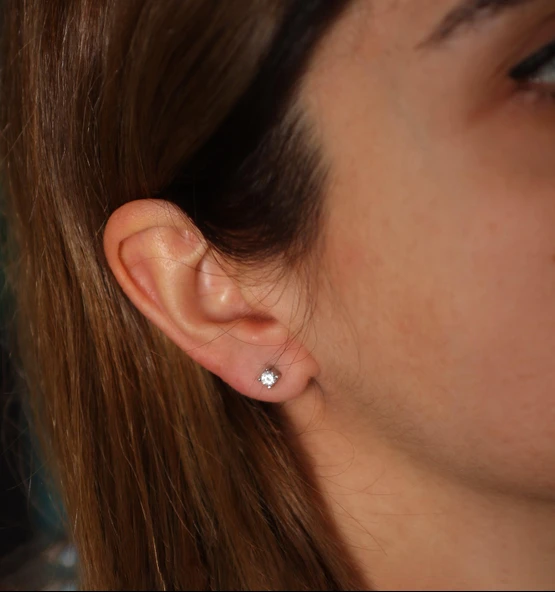 Gümüş Tektaş Küpe 0,3 crt - Resim 4