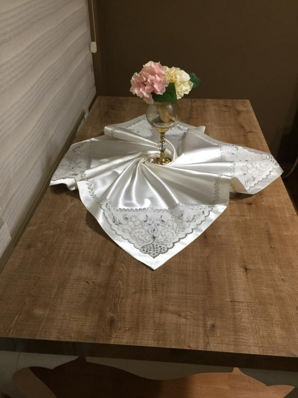 Finezza El işlemesi Boncuklu Saten Kumaş Beyaz Gümüş Gelin Bohçası 90x90cm - 483 - Resim 2