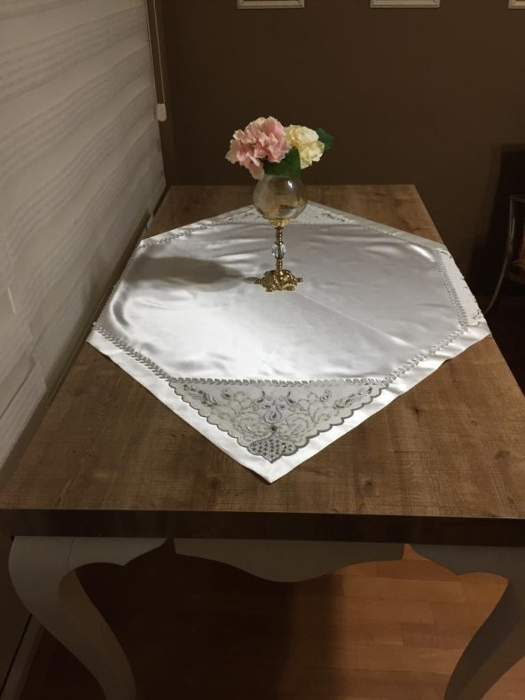 Finezza El işlemesi Boncuklu Saten Kumaş Beyaz Gümüş Gelin Bohçası 90x90cm - 483 - Resim 5