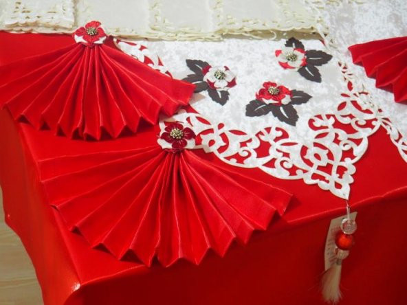 Finezza Afife Kadife Krem Kırmızı Sofra Takımı 8 kişilik  160x230cm 34 Prç.- 373 - 2