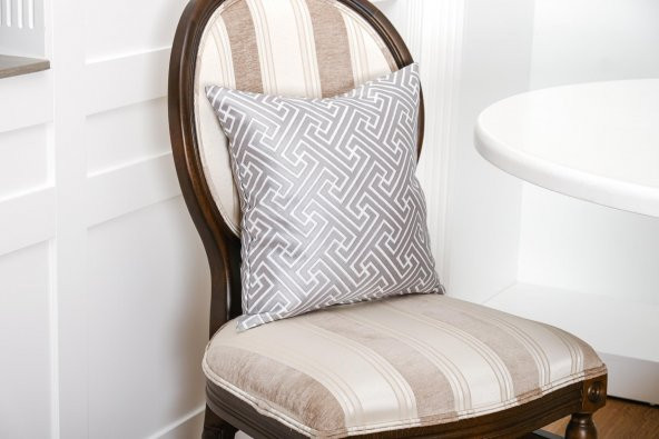 Finezza Labirent Geometrik Desenli jakar Kumaş Gri/Ekru Kırlent 43*43 cm - 833 - 2