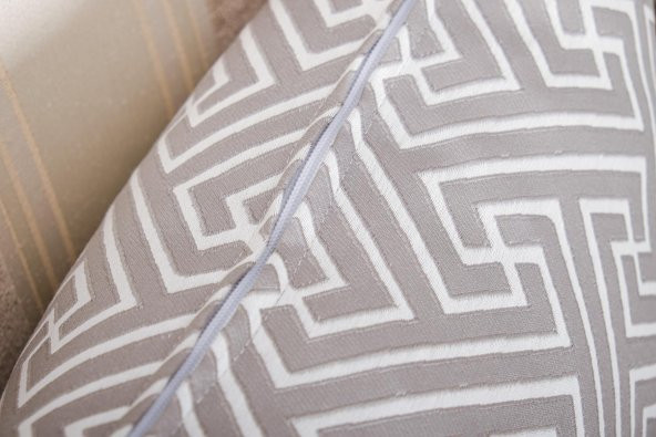 Finezza Labirent Geometrik Desenli jakar Kumaş Gri/Ekru Kırlent 43*43 cm - 833 - 4