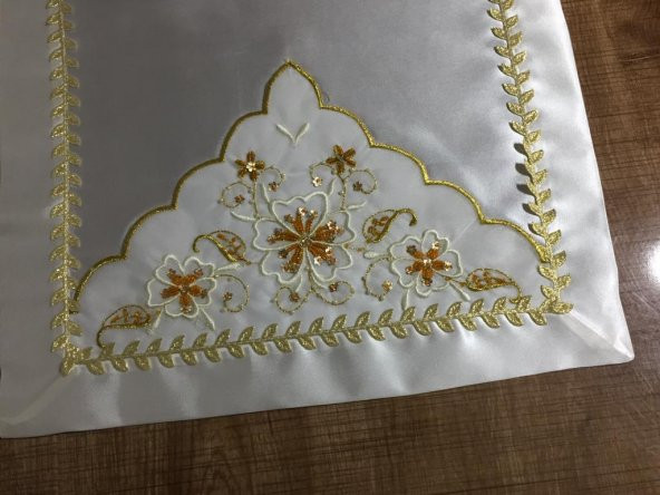 Finezza El işlemesi Boncuklu Saten Kumaş Beyaz Gold Gelin Bohçası 90x90 cm - 515 - 4
