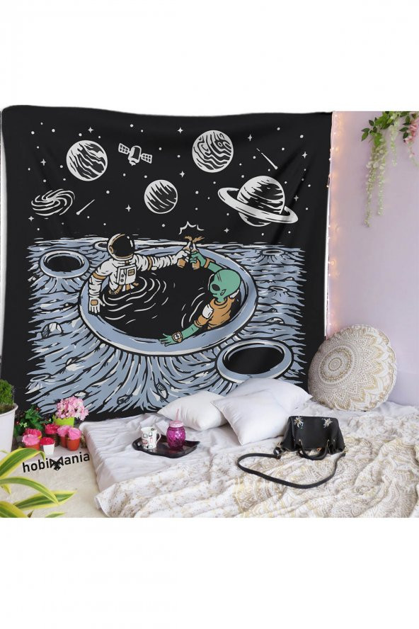 Hobimania Duvar Örtüsü Tapestry Uzaylı ve Astronot Şerefe Cheers 150x150 cm Duvar Dekorasyon Moda
