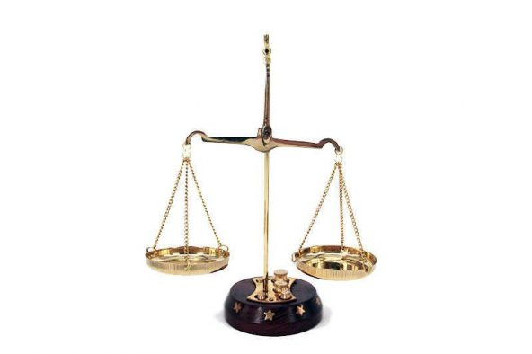 Terazi Ahşap 20gr Dekoratif Ahşap Ve Pirinçten Hediyelik - 1
