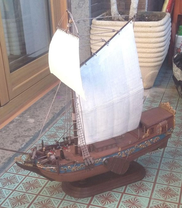 Nave Grobe Yat, Del 1600 De Plastik Aparat