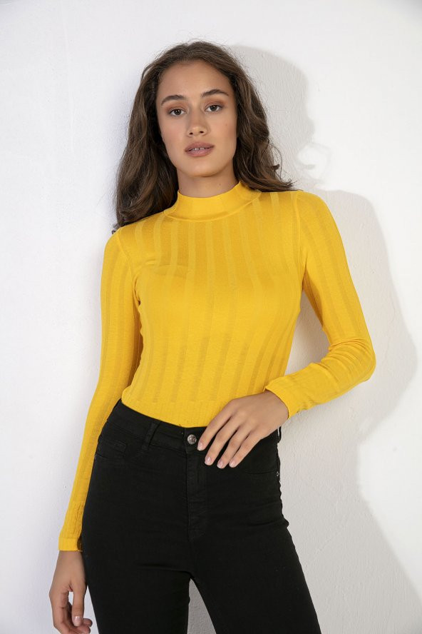 Dar Kalıp Crop Tişört  Yumuşak Doku