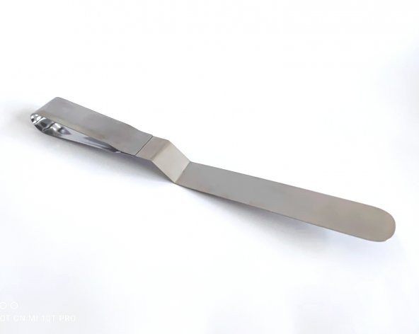 Nar kalıp Eğik Pasta Sıvama Spatula Orta Boy 20cm ürün görseli