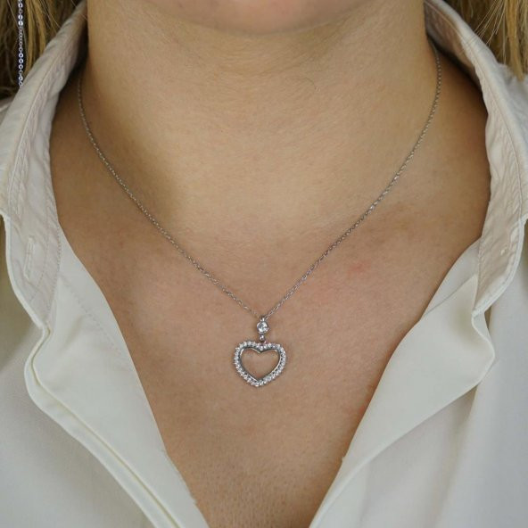 Kalp Tasarımlı Beyaz Zirkon Taşlı 925 Ayar Gümüş Kadın Kolye - Resim 2
