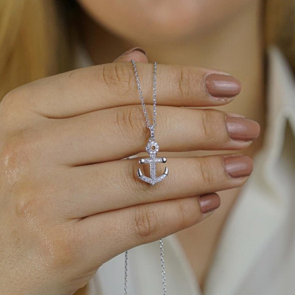 Çapa Tasarımlı Beyaz Zirkon Taşlı 925 Ayar Gümüş Kadın Kolye ürün görseli