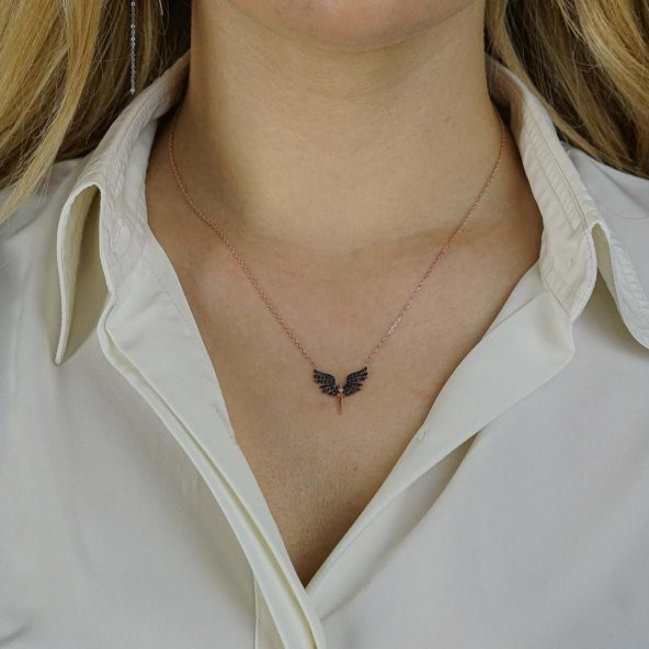 Melek Tasarımlı Siyah Zirkon Taşlı 925 Ayar Gümüş Kadın Kolye - Resim 2