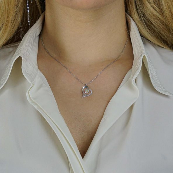 Kalp İçerisinde Papatya Tasarımlı 925 Ayar Gümüş Kadın Kolye - Resim 2