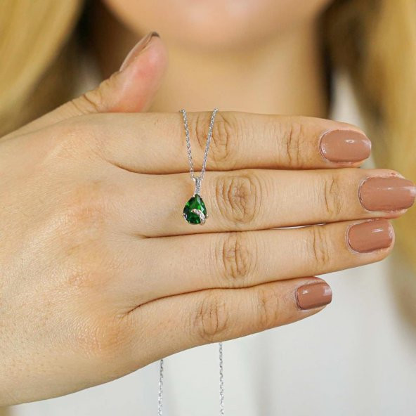 Damla Tasarımlı Zümrüt Yeşili Zirkon Taşlı 925 Ayar Gümüş Kadın Kolye ürün görseli 1